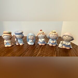 BUMPKINS CERAMIC/PORCELAIN NATIVITY FIGURINES BY FABRIZIO FOR GEORGE GOOD LOT 6.